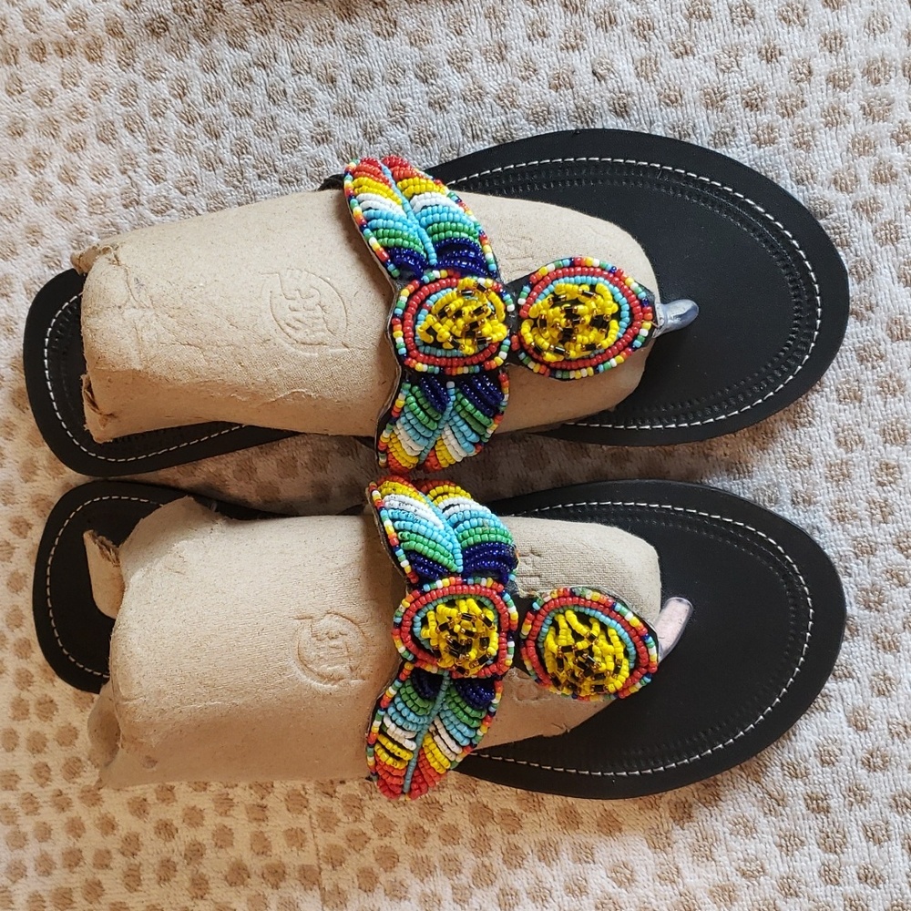 Ladies Maasai Leather Sandals. Size 10.5/11  or 42 decorated with beads.
